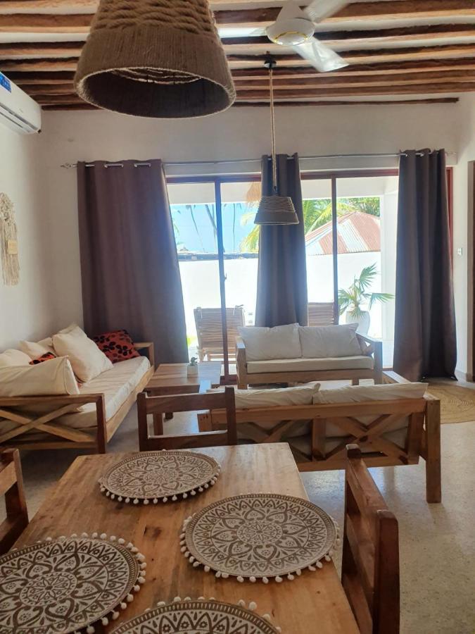 דירות גאמביאני Moyo House מראה חיצוני תמונה